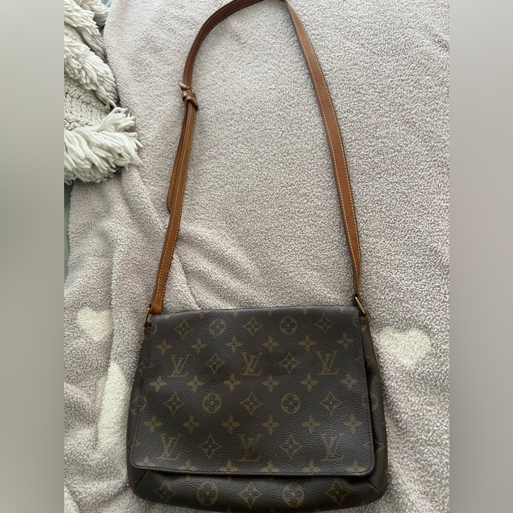 Authentic LV Louis Vuitton Crossbody Bag